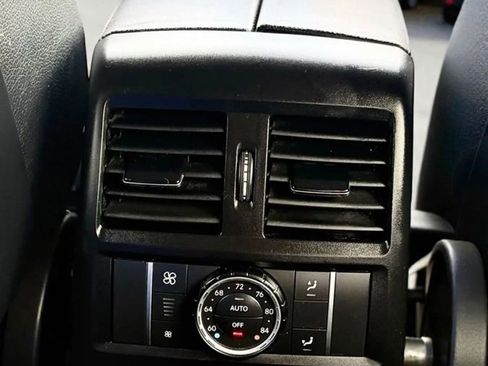 Used 2015 Mercedes-Benz GL 550 4MATIC image 18