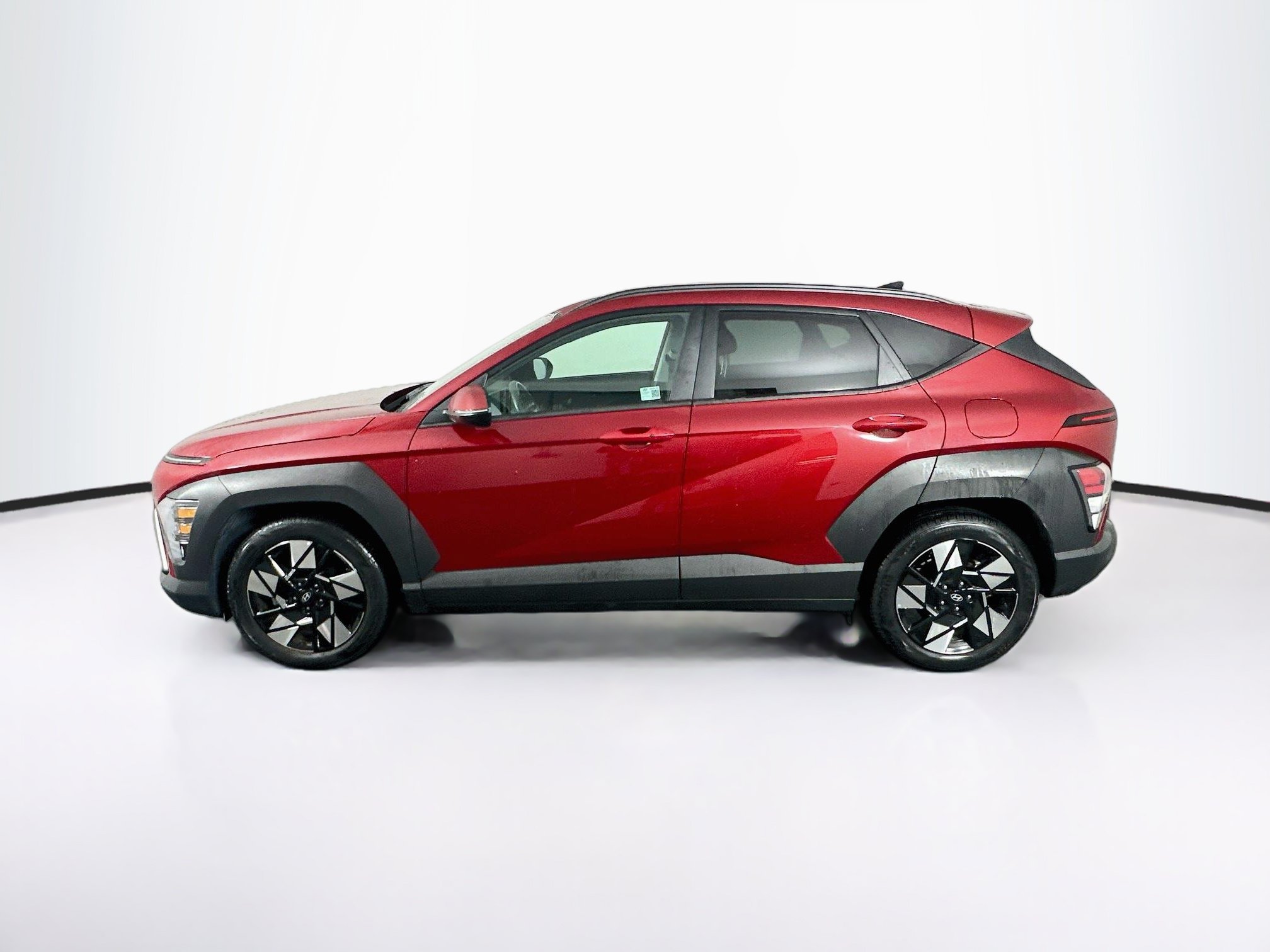 Used 2025 Hyundai Kona SEL FWD image 4