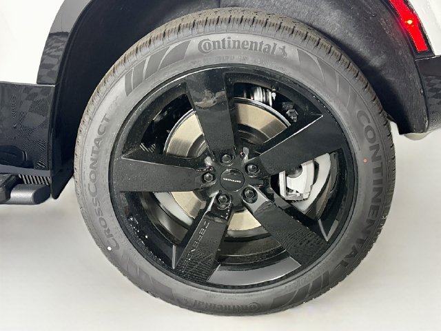 New 2026 Land Rover Defender 110 X-Dynamic SE AWD/4WD image 28
