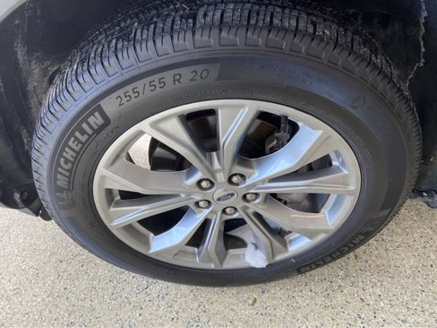 Used 2023 Ford Explorer XLT w/ Equipment Group 202A image 14