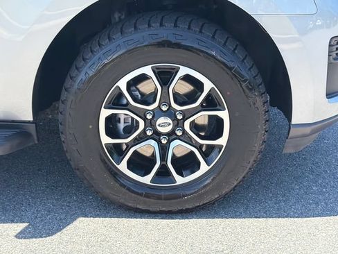 Used 2024 Ford Expedition Max XLT AWD/4WD image 12