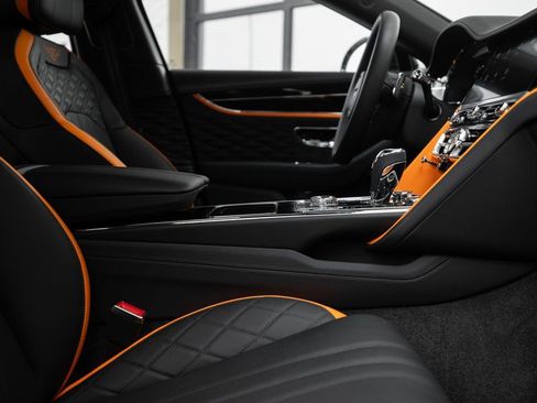 Used 2024 Bentley Flying Spur W12 image 31