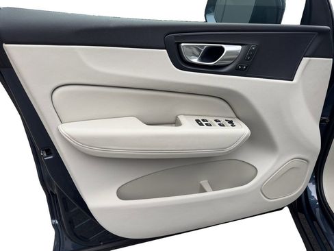 Certified 2023 Volvo XC60 B5 Core w/ Climate Package AWD/4WD image 10
