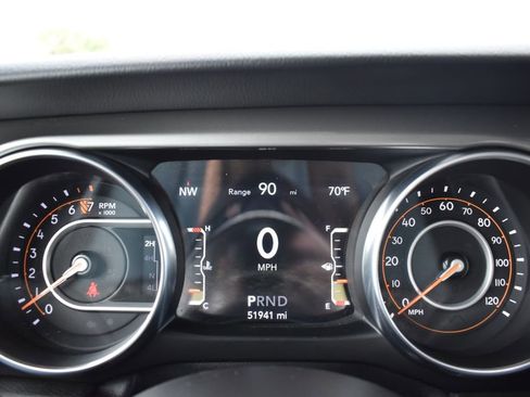Used 2023 Jeep Gladiator Overland AWD/4WD image 15
