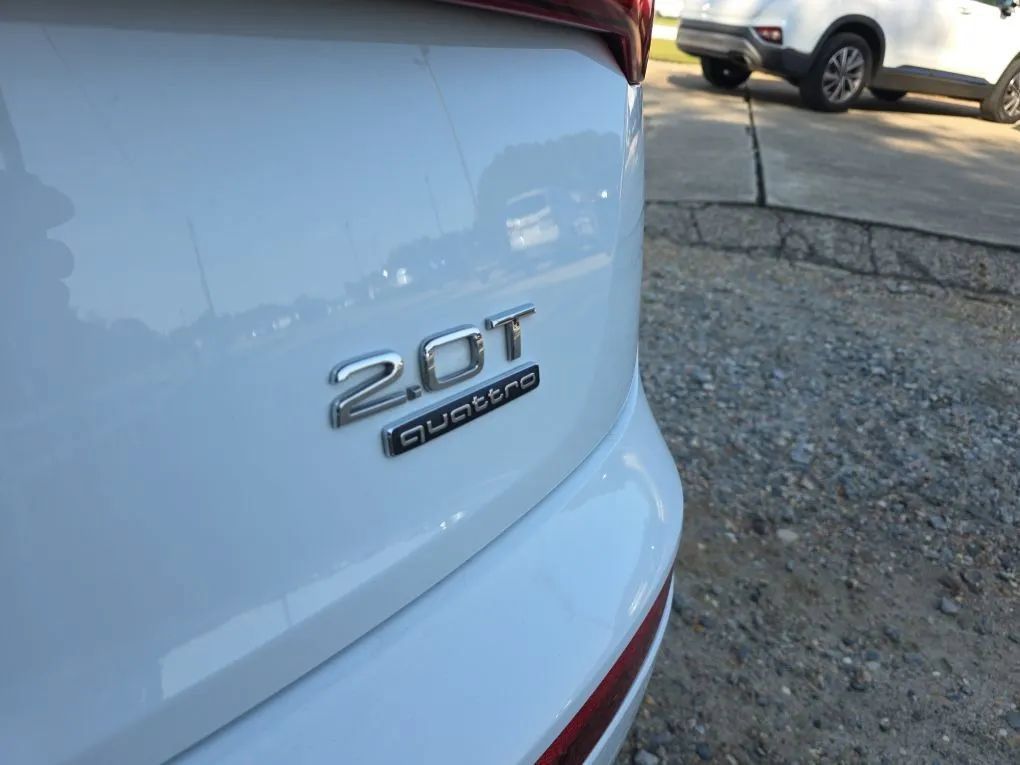 Used 2018 Audi Q5 2.0T Premium Plus w/ Premium Plus Package AWD/4WD image 12