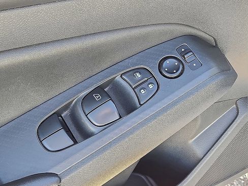 Used 2024 Nissan Altima 2.5 SV image 23