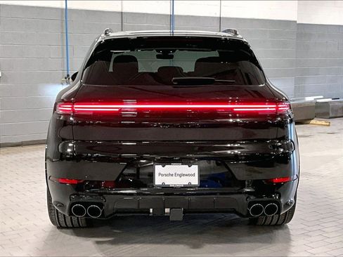 New 2026 Porsche Cayenne GTS image 8