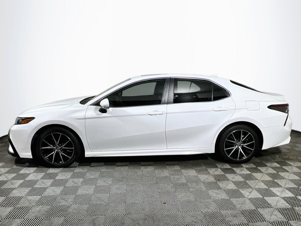 Certified 2023 Toyota Camry SE AWD/4WD image 4