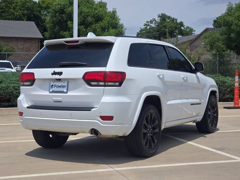 Used 2021 Jeep Grand Cherokee Laredo X RWD image 7
