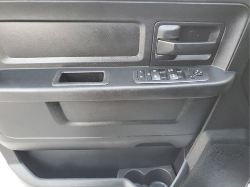 Used 2018 RAM 1500 Express image 12