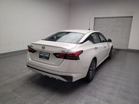 Used 2023 Nissan Altima 2.5 SV FWD image 9