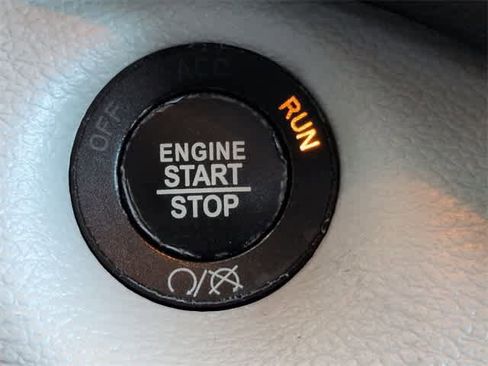 Used 2019 Jeep Cherokee Limited w/ Luxury Group image 39