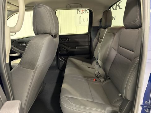 Used 2023 Nissan Frontier SV w/ Tow Package RWD image 10