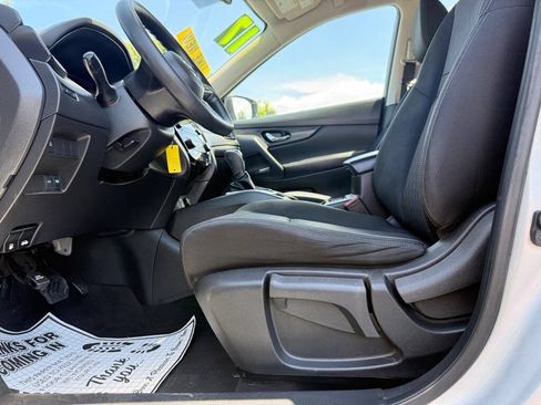 Used 2017 Nissan Rogue S FWD image 11