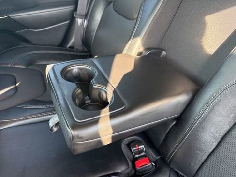 Used 2023 Jeep Cherokee Altitude Lux image 31