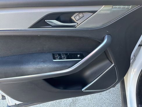 Used 2021 Jaguar F-PACE SVR image 8