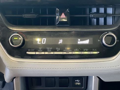 Used 2022 Toyota Corolla Cross LE w/ Moonroof Package AWD/4WD image 21