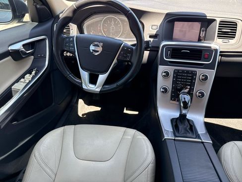 Used 2018 Volvo V60 T5 Dynamic w/ Vision Package FWD image 30
