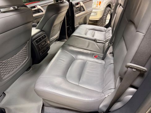 Used 2009 Toyota Land Cruiser image 25