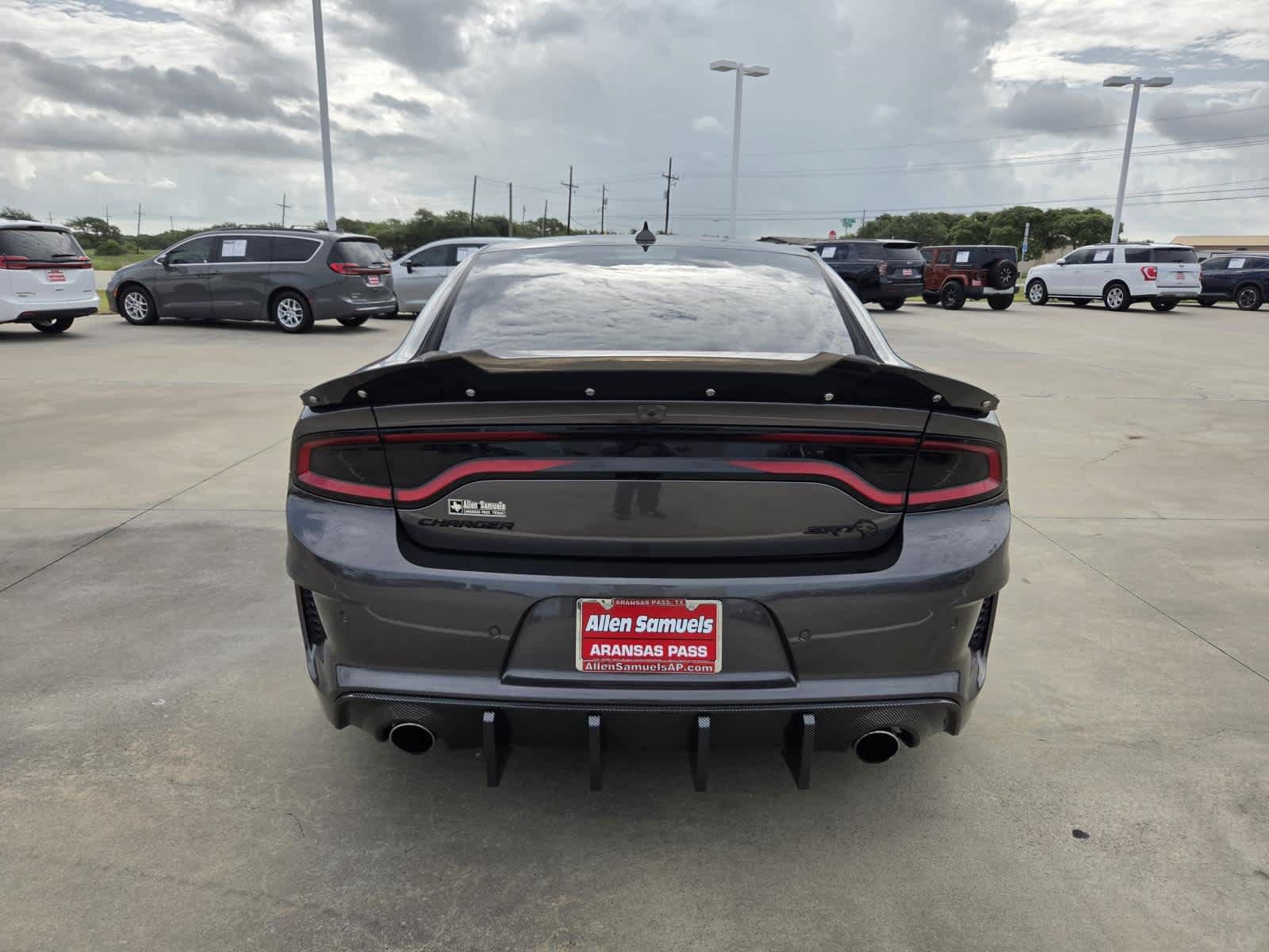 Used 2021 Dodge Charger SRT Hellcat w/ Carbon/Suede Interior Package RWD image 4