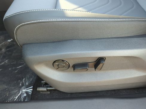 New 2026 Volkswagen Tiguan SE R-Line image 14