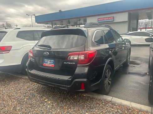 Used 2018 Subaru Outback 2.5i Limited image 8