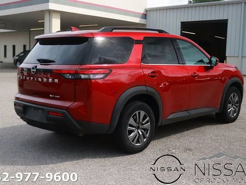 Used 2024 Nissan Pathfinder SV AWD/4WD image 5