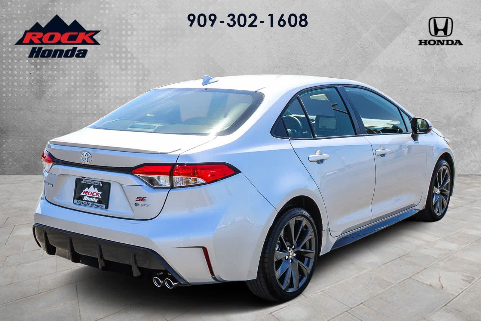 Used 2026 Toyota Corolla SE FWD image 6