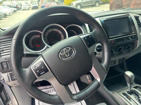 Used 2012 Toyota Tacoma 4x4 Double Cab w/ TRD Sport Pkg image 19