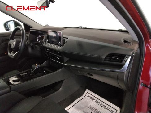 Used 2023 Nissan Rogue S image 40