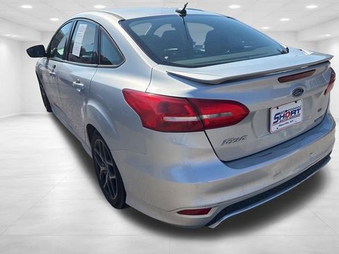 Used 2015 Ford Focus SE w/ SE Sport Package image 8