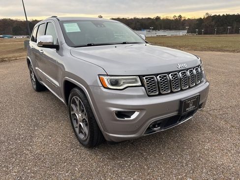 Used 2019 Jeep Grand Cherokee Overland image 2
