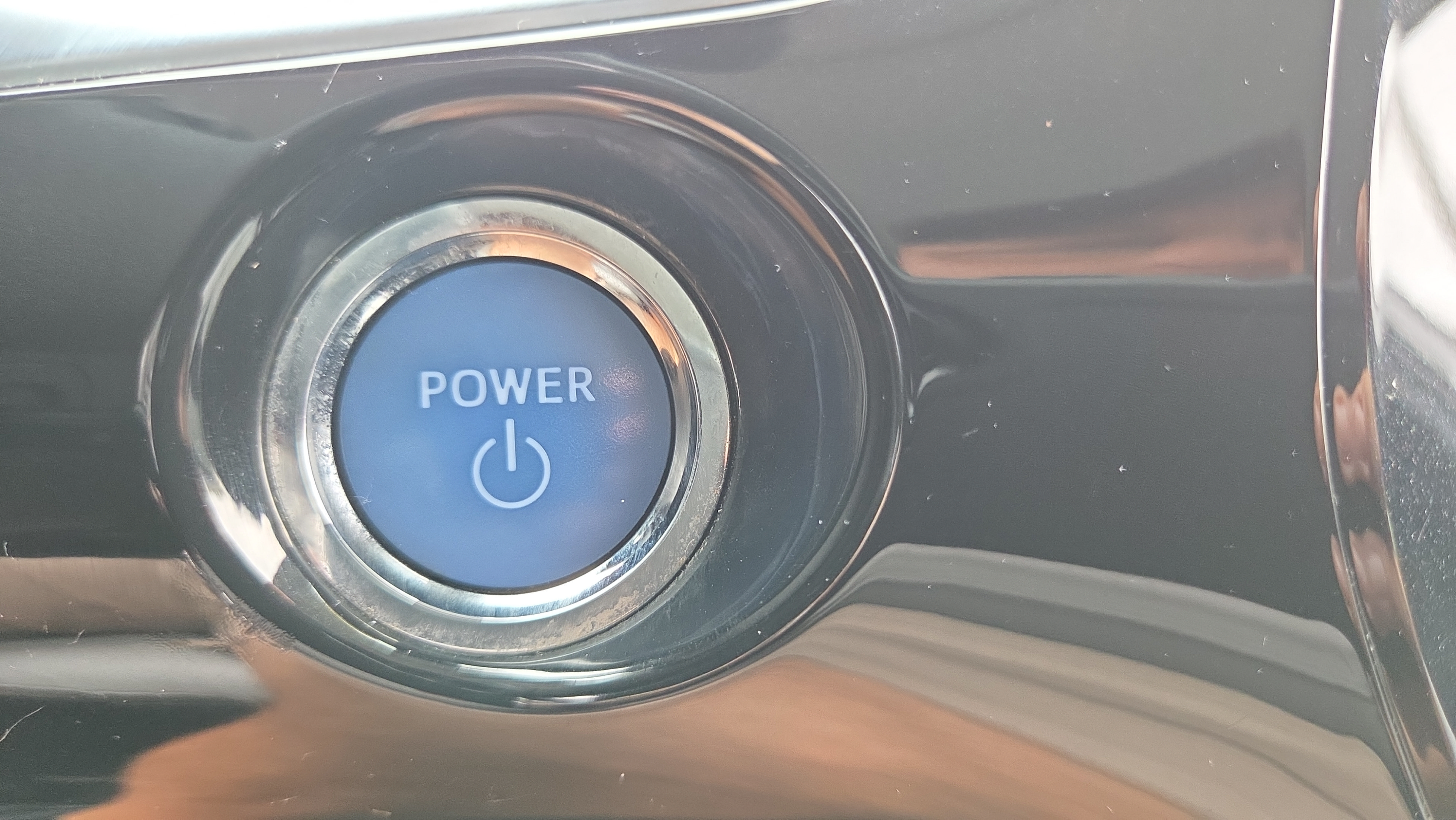 Used 2020 Toyota Prius Limited FWD image 37