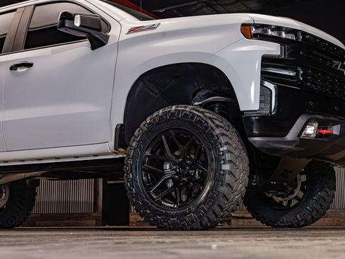 Used 2021 Chevrolet Silverado 1500 LT Trail Boss w/ Convenience Package II AWD/4WD image 16