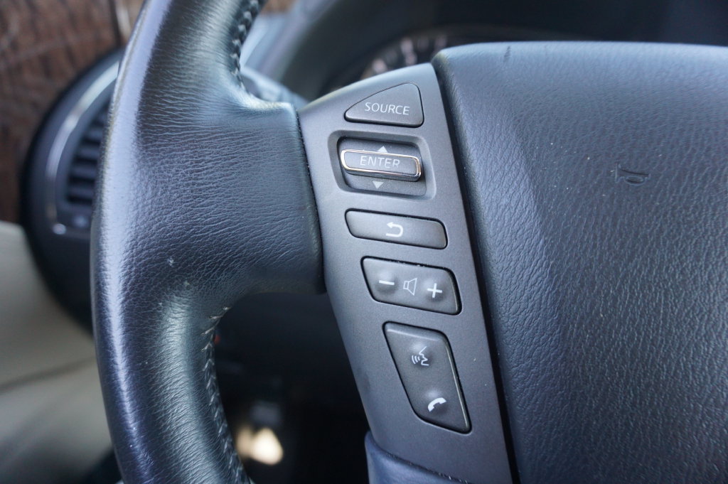 Used 2019 Nissan Armada Platinum w/ Captain's Chairs Package RWD image 7
