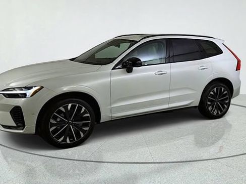 Used 2027 Volvo XC60 B5 Ultra AWD/4WD image 3