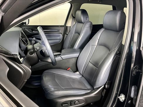 Used 2018 Buick Enclave Essence image 8