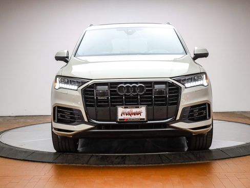 Used 2023 Audi Q7 3.0T Prestige w/ Prestige Package image 2