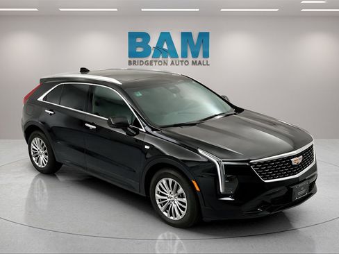 Used 2025 Cadillac XT4 Premium Luxury image 1