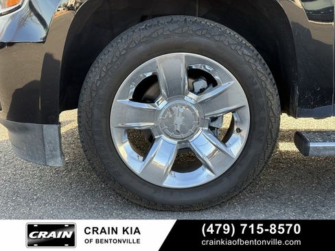 Used 2019 Chevrolet Suburban LT w/ LT Signature Package image 34