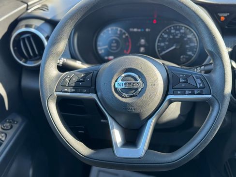 Used 2021 Nissan Kicks SV image 18