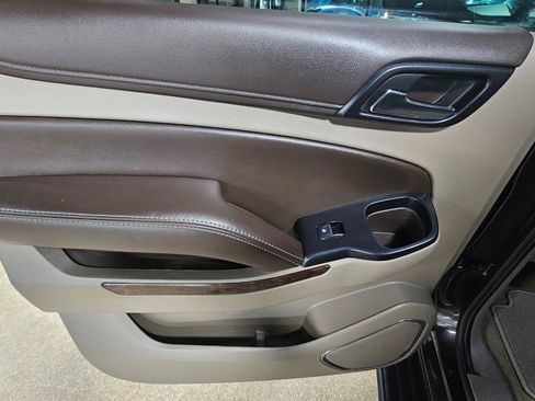 Used 2018 Chevrolet Suburban LT image 26