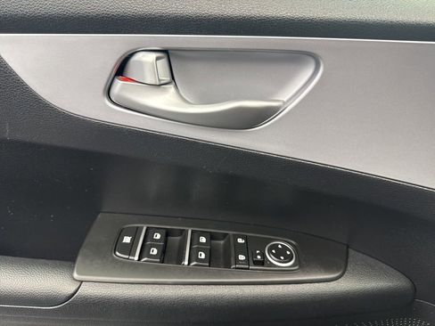 Used 2024 Kia Forte LXS image 30