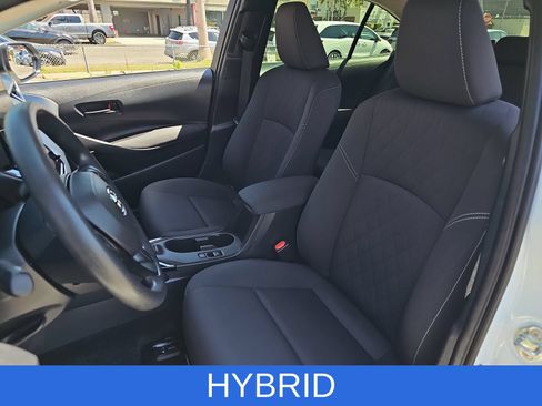 Used 2025 Toyota Corolla LE w/ LE Premium Package FWD image 14