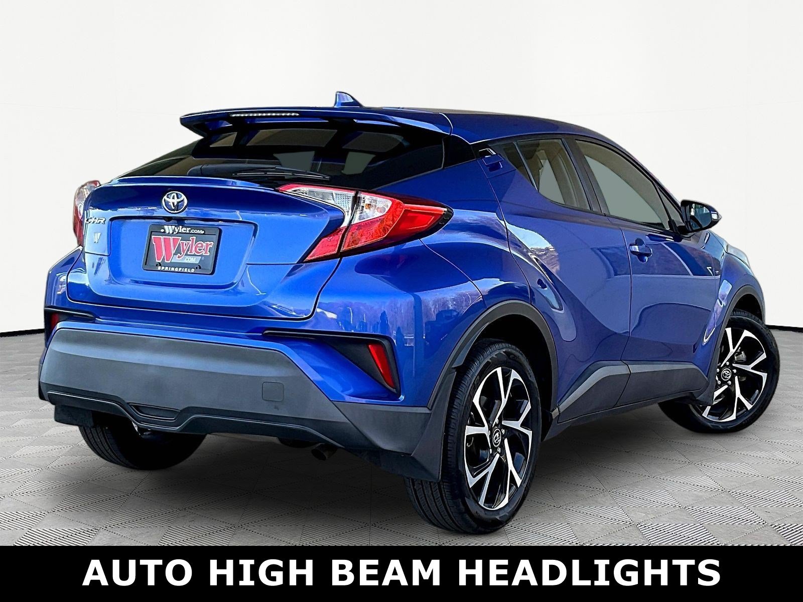 Used 2018 Toyota C-HR XLE FWD image 6