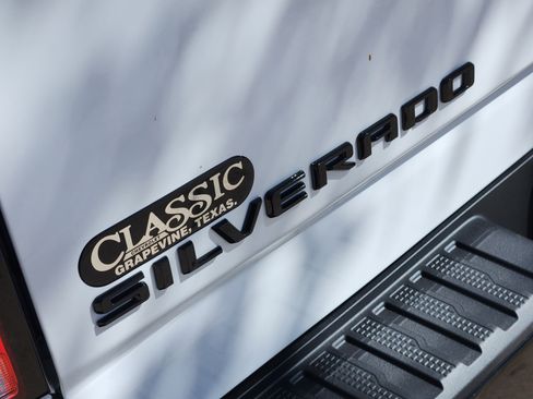 New 2026 Chevrolet Silverado 2500 LTZ w/ Trail Boss Package image 9