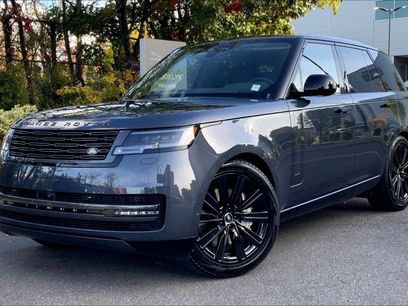 New 2025 Land Rover Range Rover SE