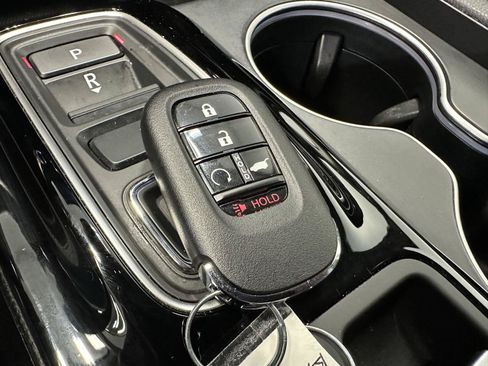 Certified 2024 Honda Pilot Elite image 37