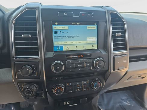 Used 2018 Ford F150 XLT w/ Equipment Group 302A Luxury AWD/4WD image 22