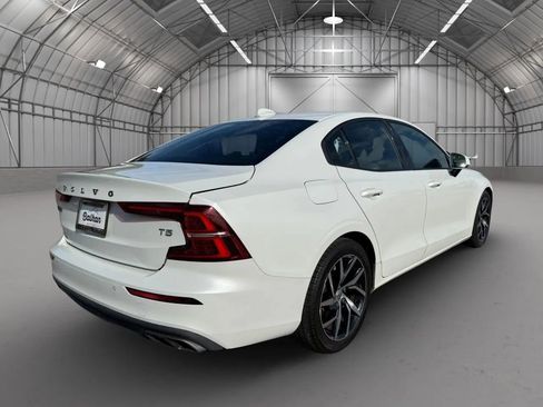 Used 2019 Volvo S60 T5 Momentum w/ Premium Package image 3